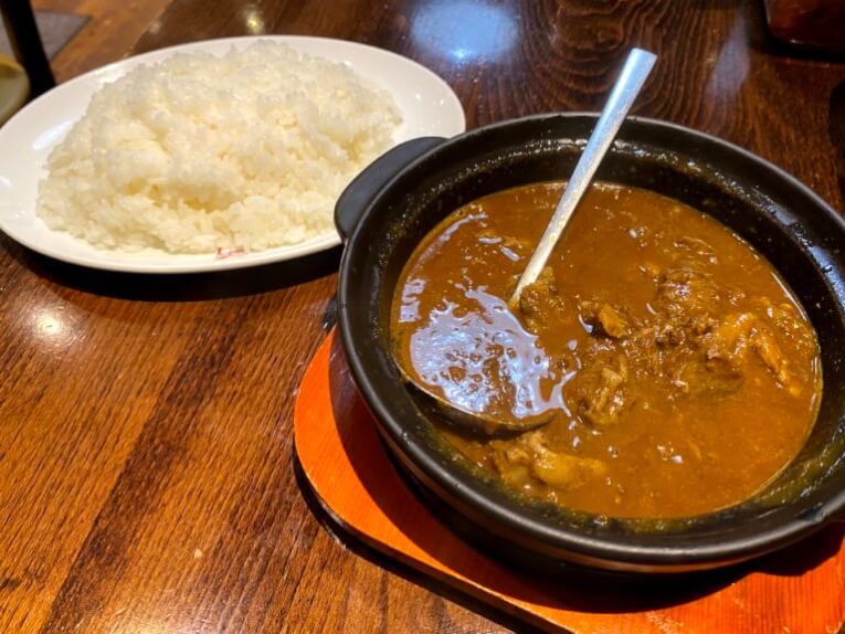 ホットスプーン 牛すじ煮込みカレー