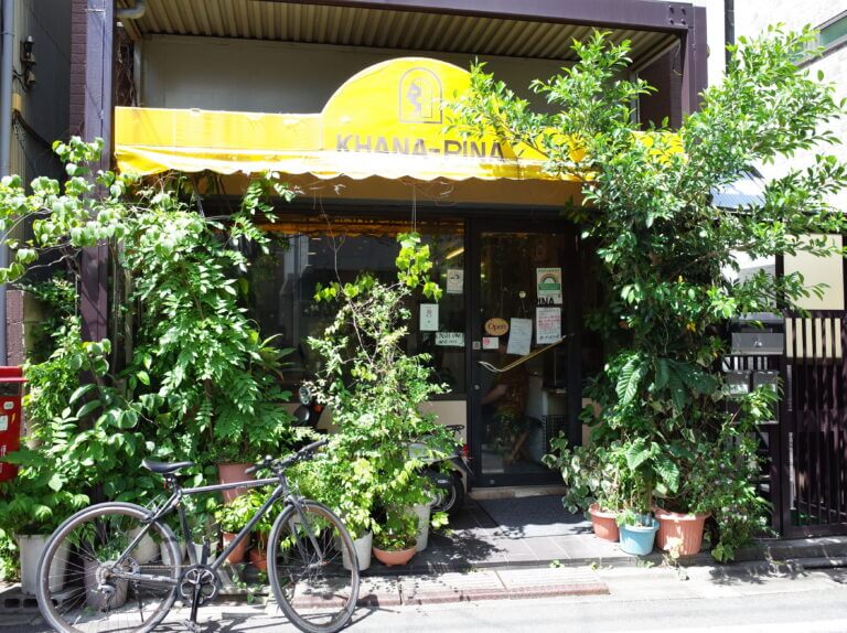 カーナ・ピーナのお店前