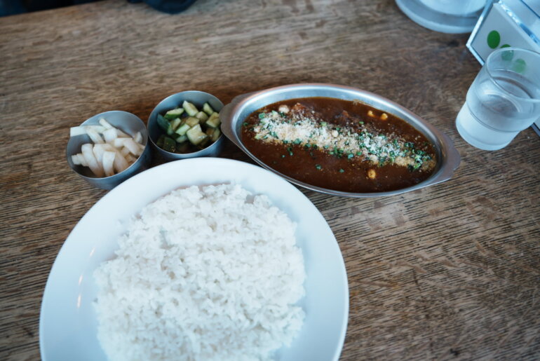 柏　ヒマラヤユキノシタ