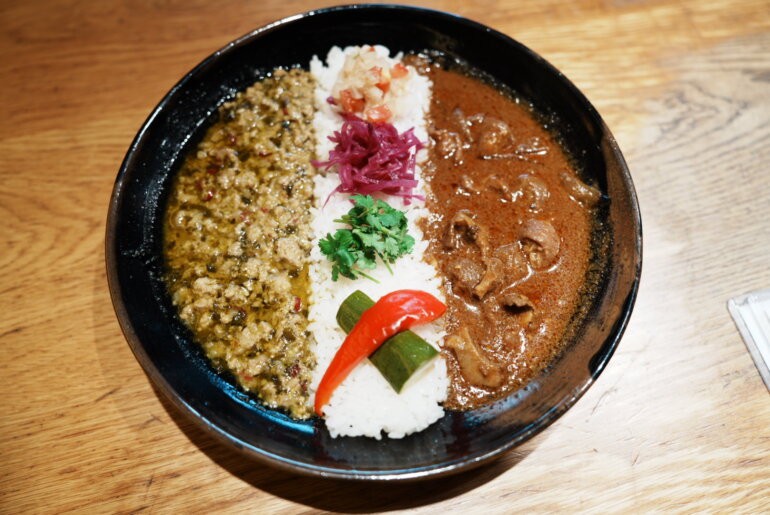 婁熊東京(ルクマトウキョウ）ホルモンカレー