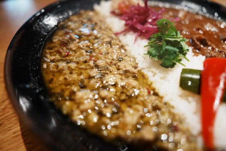 婁熊東京(ルクマトウキョウ）ホルモンカレー