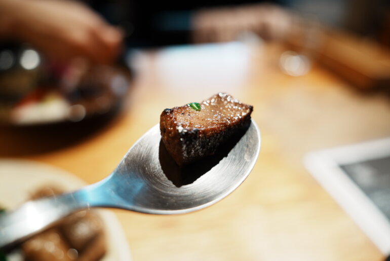 婁熊東京(ルクマトウキョウ）ホルモンカレー