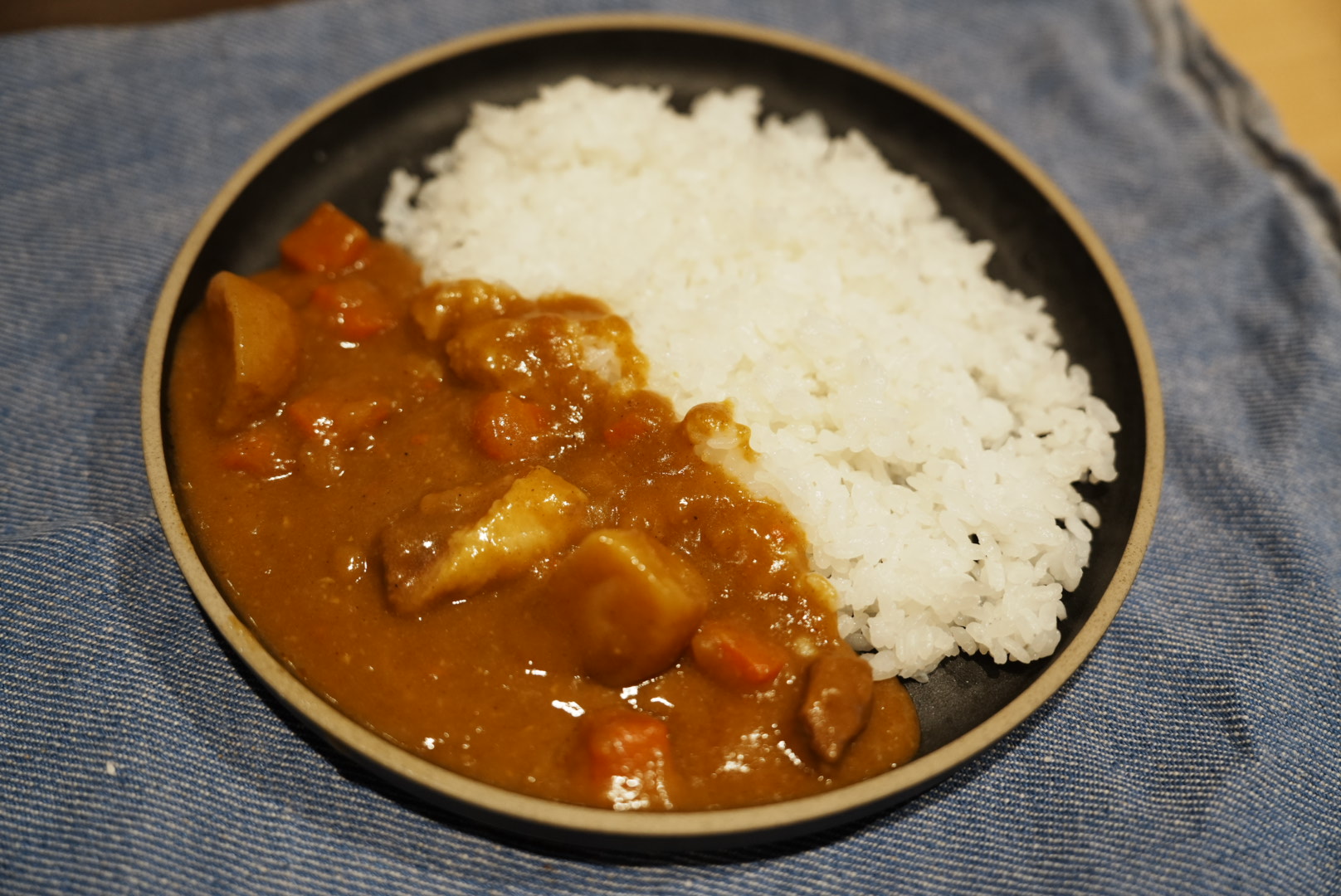 ニシキヤキッチン「じゃが豚カレー」