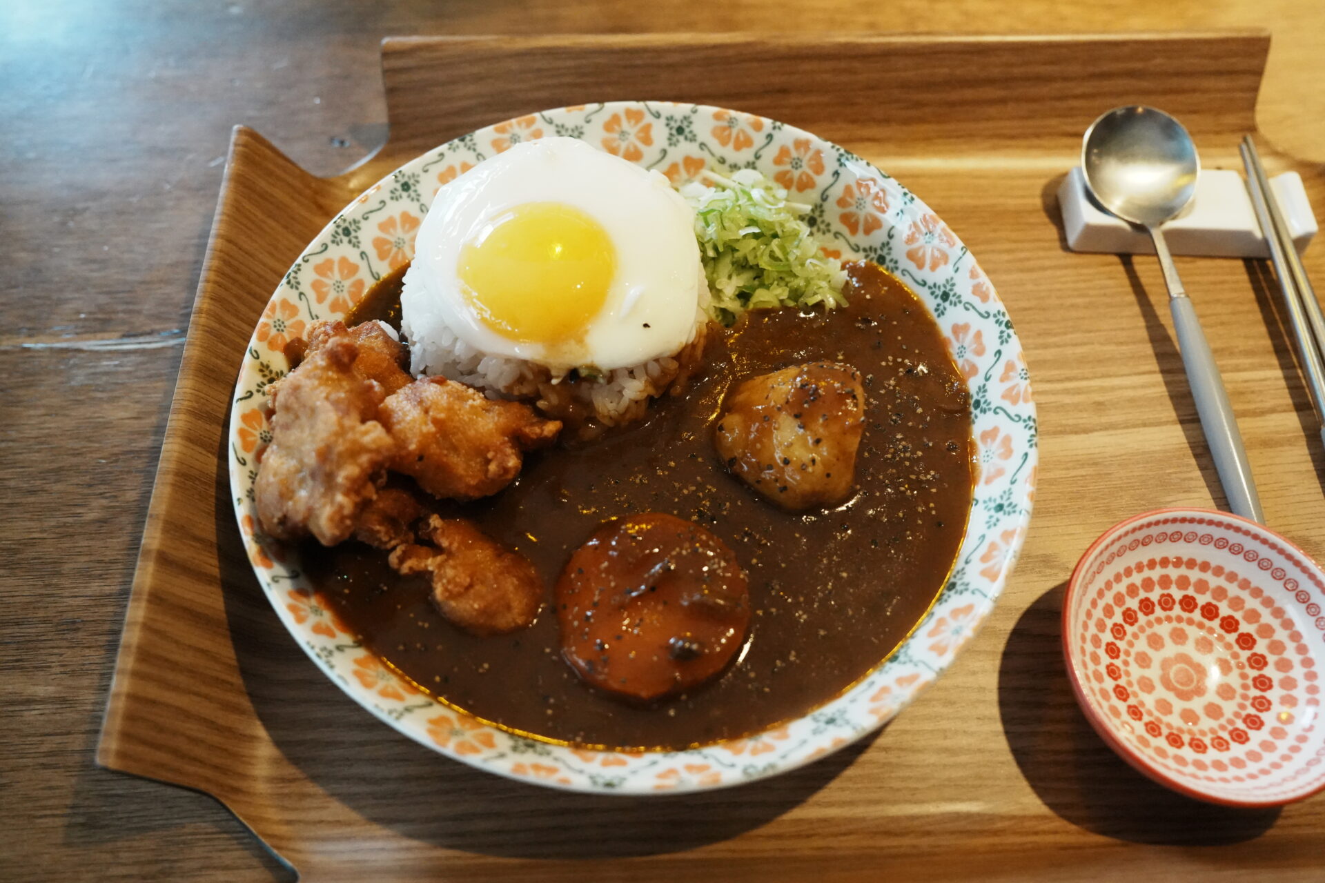 昨日のカレー（어제의 카레）