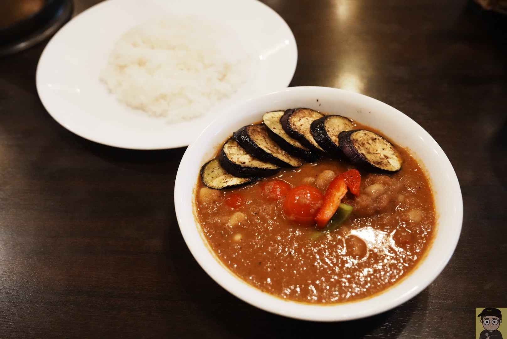 新宿御苑「草枕」のなすトマトチキンカレー