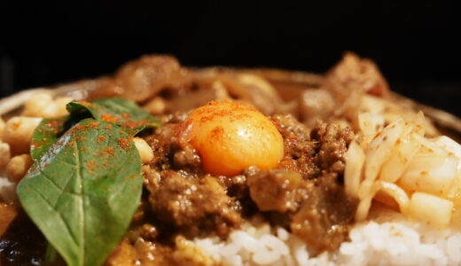 代々木公園で行列が途絶えないカレー百名店スパイスポストの3種盛りカレー