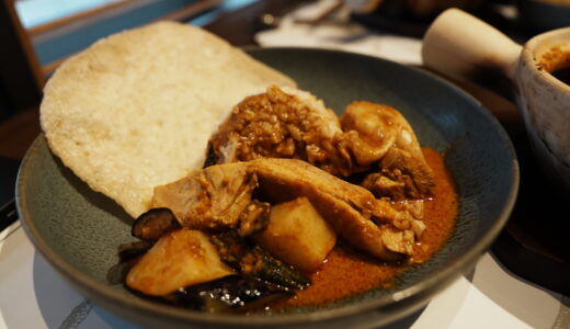 丸ビルで体感するシンガポールの魂。名門ホテルが生んだ「究極のカレー」｜CHATTERBOX CAFE丸の内