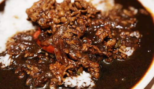 銀座「デリー」の8月限定カシミールカレーを食べてきた！牛バラ肉×灼熱スパイスが反則級の旨さだった件｜夏バテ吹き飛ぶ一皿